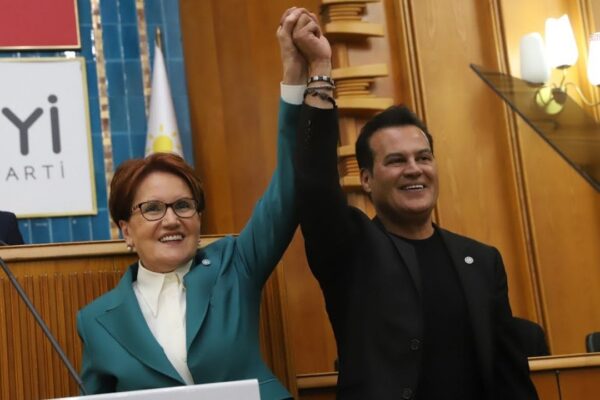 Şarkıcı Hakan Peker Siyasete Girdi! İYİ Parti’nin Adayı Olarak Açıklandı