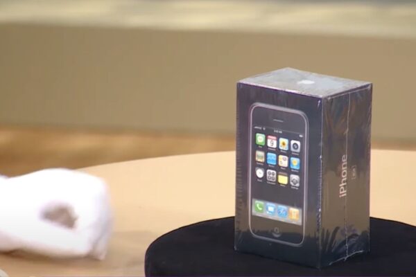 Şaşırtan İPhone 4 Fiyatı! 720 Bin TL’ye Alıcısını Bekliyor