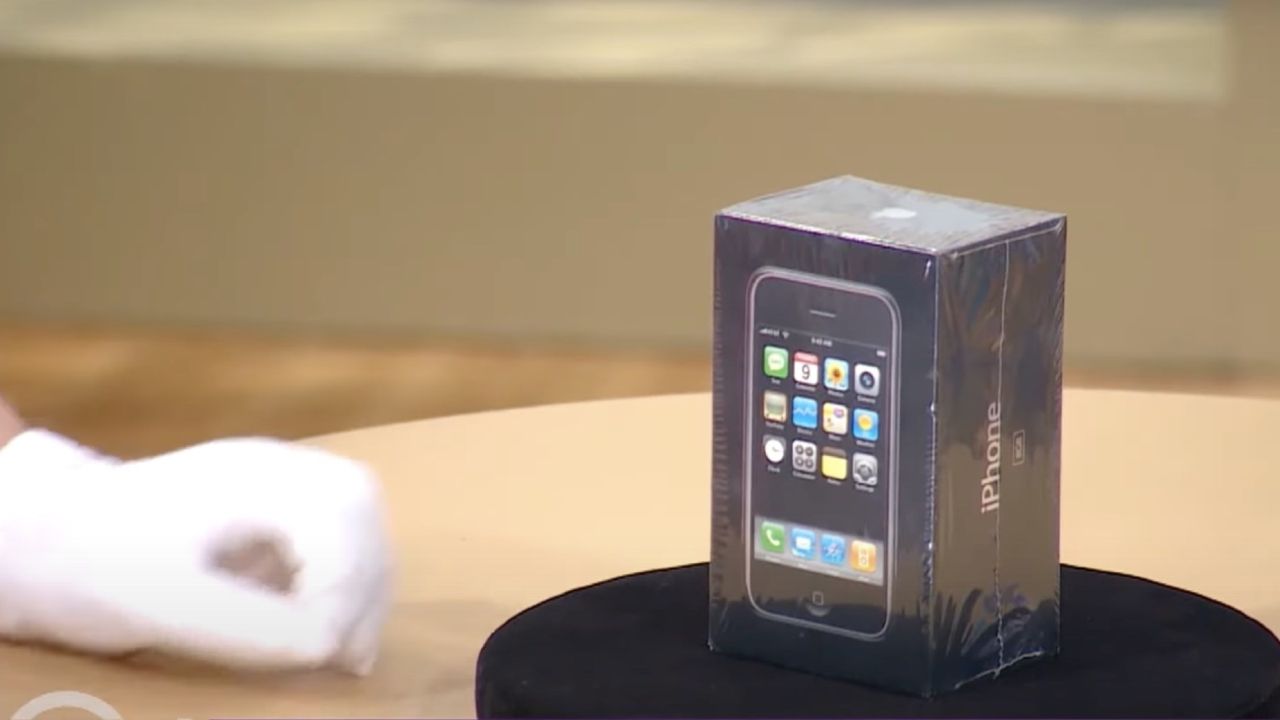 Şaşırtan İphone 4 fiyatı 720 bin tlye alıcısını bekliyor