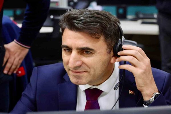 Şefik Aygöl 112 Acil Çağrı Merkezi’nde Çağrıları Cevapladı