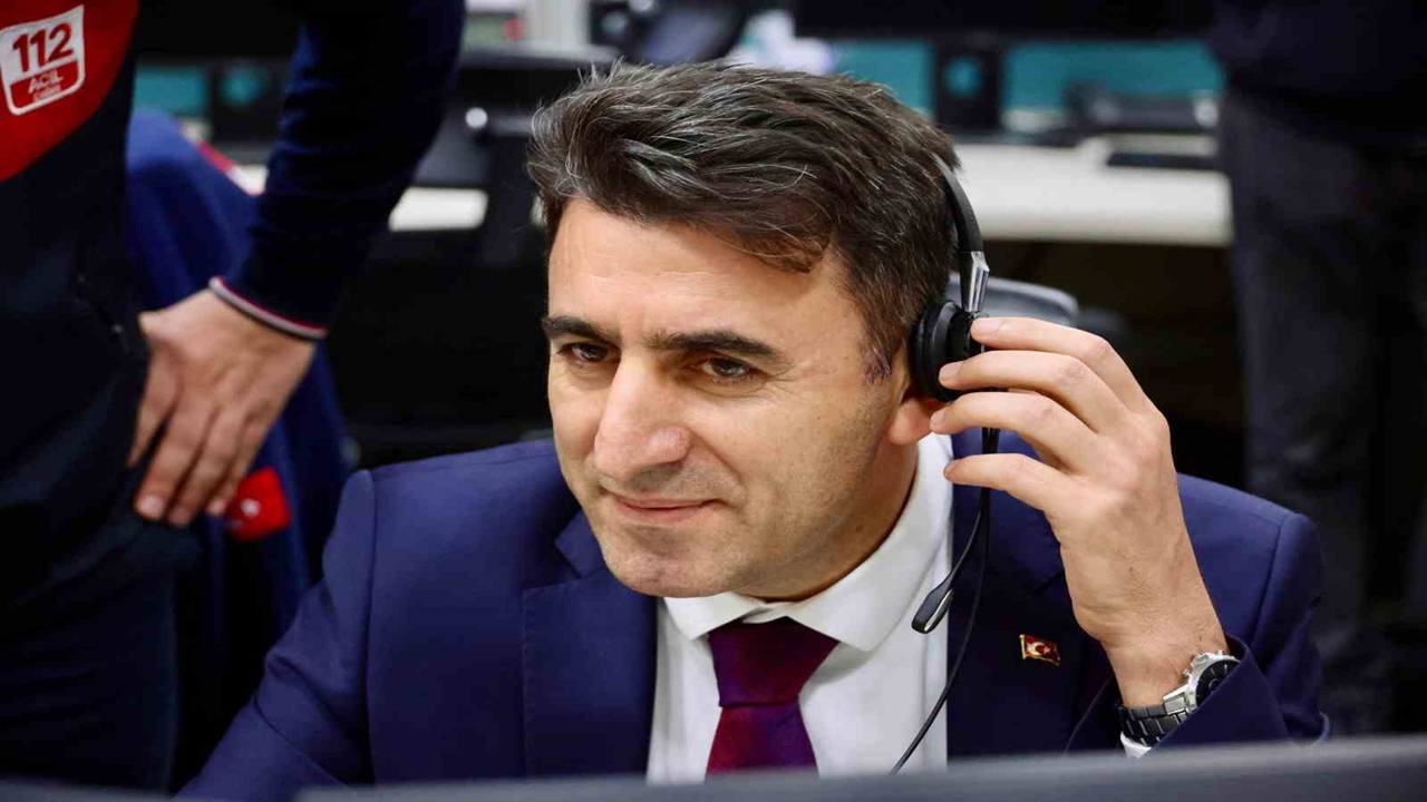 Şefik aygöl 112 acil Çağrı merkezinde Çağrıları cevapladı