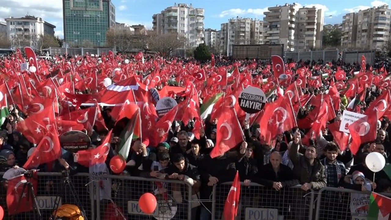 Şehitleri anma ve filistin destek yürüyüşü düzenlendi