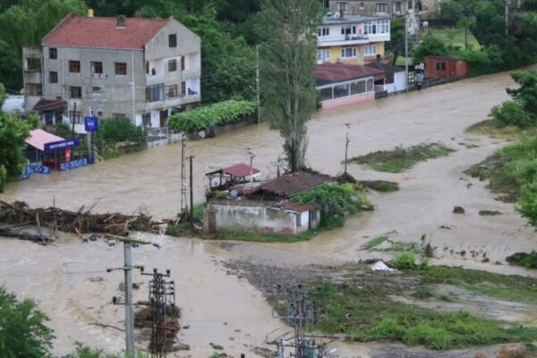 Sel Sonrası Meteorolojiden O Bölgeye Tekrar Uyarı Yapıldı