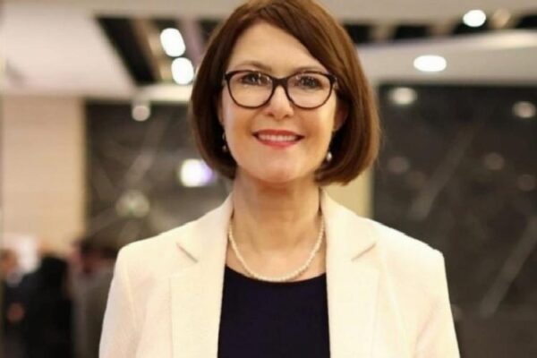 Şelale Ünseli ödül koleksiyonuna yeni bir tane daha ekledi!