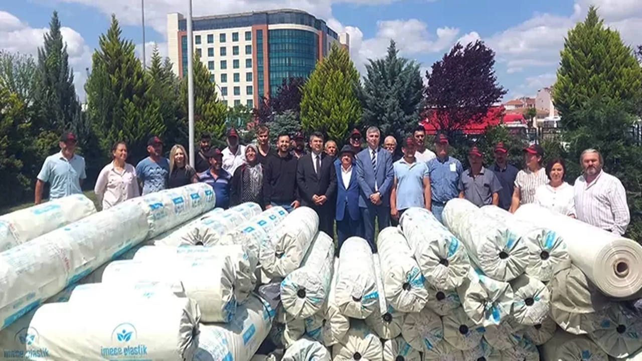 seracılığın teşviki İçin sera naylonu dağıtılıyor