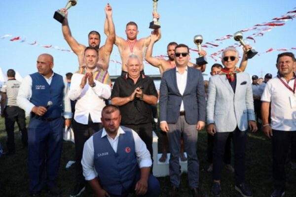 Silivri’nin er meydanı Kırkpınar’ı aratmadı