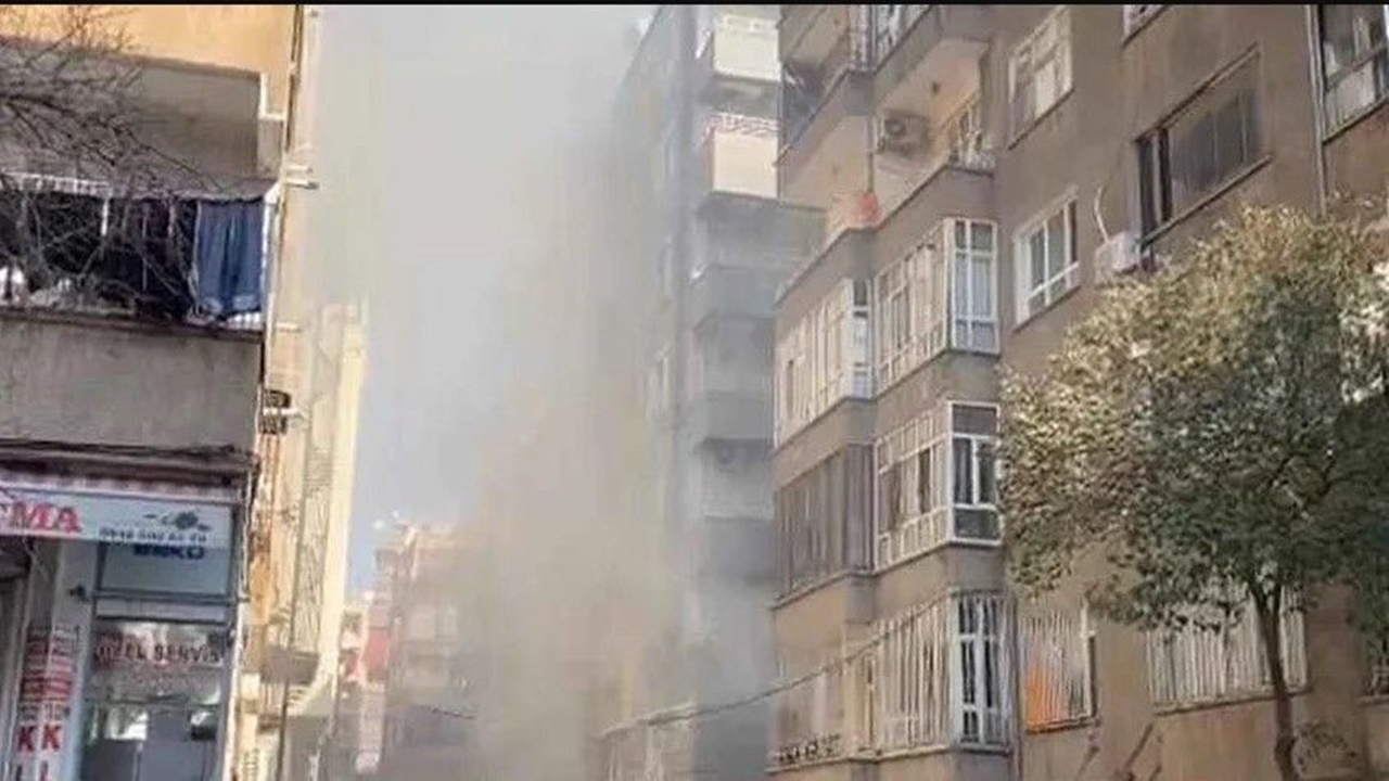 Şirinevler mahallesinde bir apartmanda patlama oldu