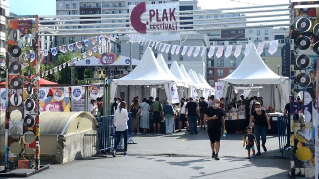 Şişli plak festivali 2023 yerli ve yabancı sanatçıları ağırlıyor