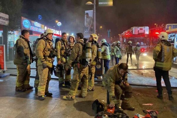 Şişli’de İş Merkezinde Çıkan Yangın Söndürüldü
