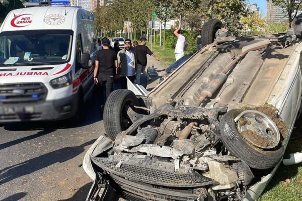 Şişli’de Meydana Gelen Trafik Kazasında 2 Kişi Yaralandı
