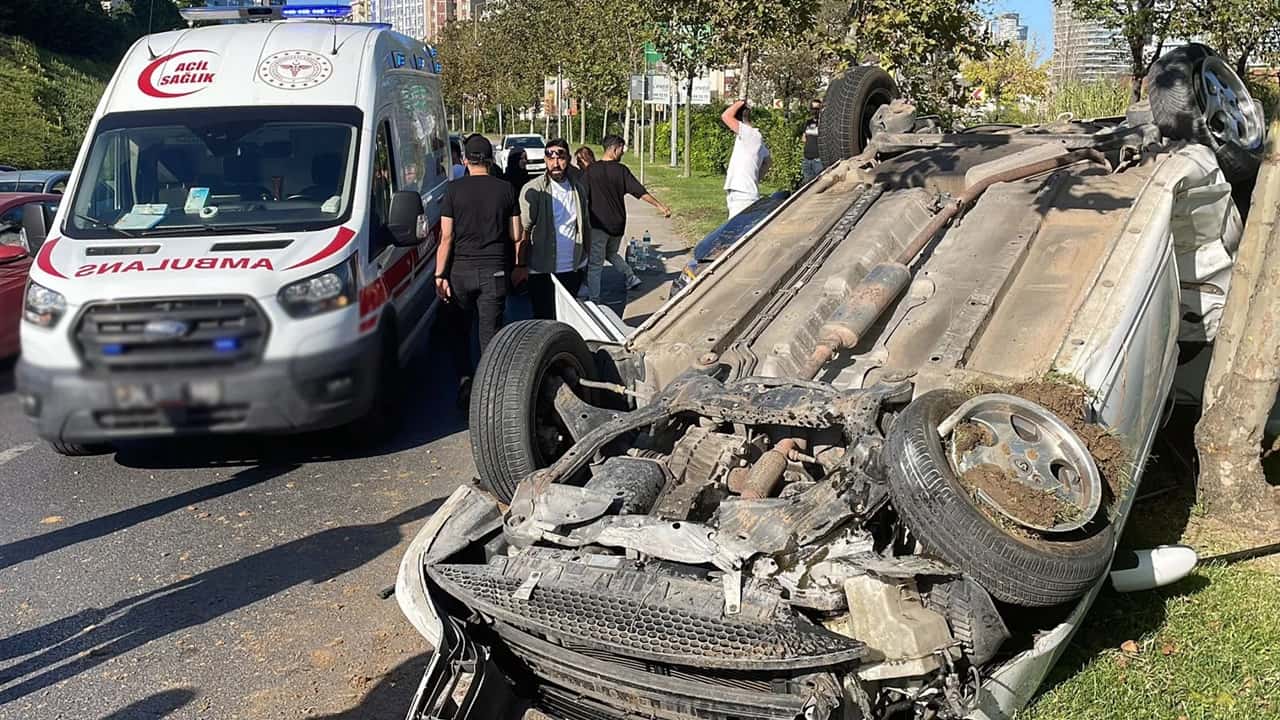 Şişlide meydana gelen trafik kazasında 2 kişi yaralandı
