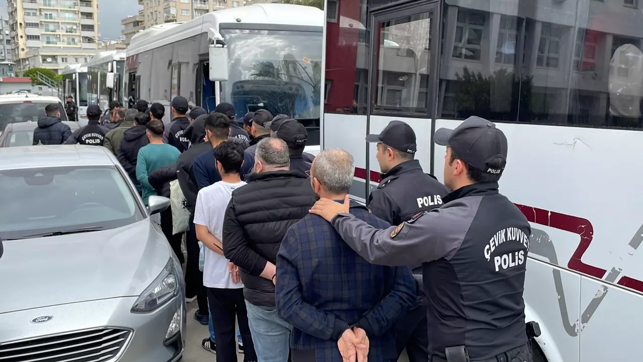 suç Örgütü operasyonunda 3 tutuklama