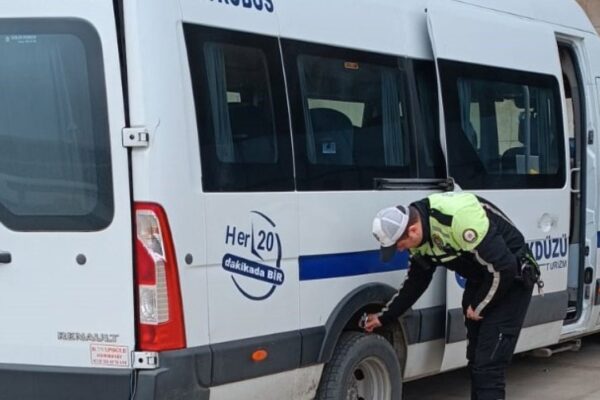 Süleymanpaşa’da Trafik Polisleri Kış Lastiği Denetimi Yaptı