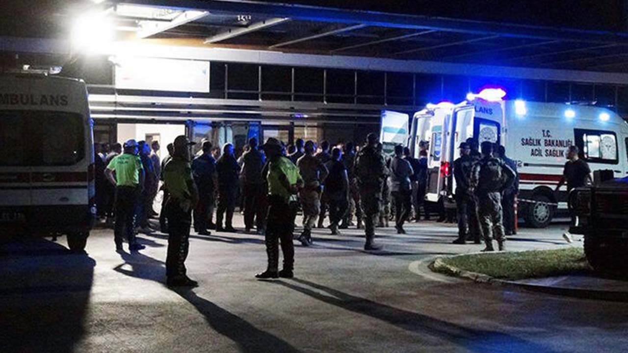 suriyedeki tsk Üssüne kalleş saldırı 5 polis ile 3 askerimiz yaralı
