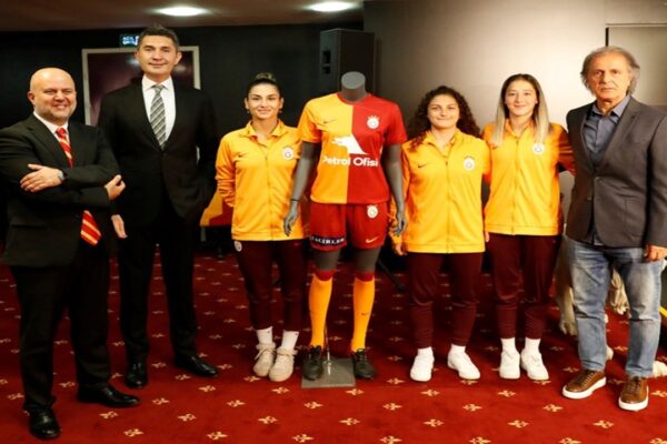 Tacirler Yatırım Galatasaray Petrol Ofisi Kadın Futbol Takımı’nın Sponsoru Oldu