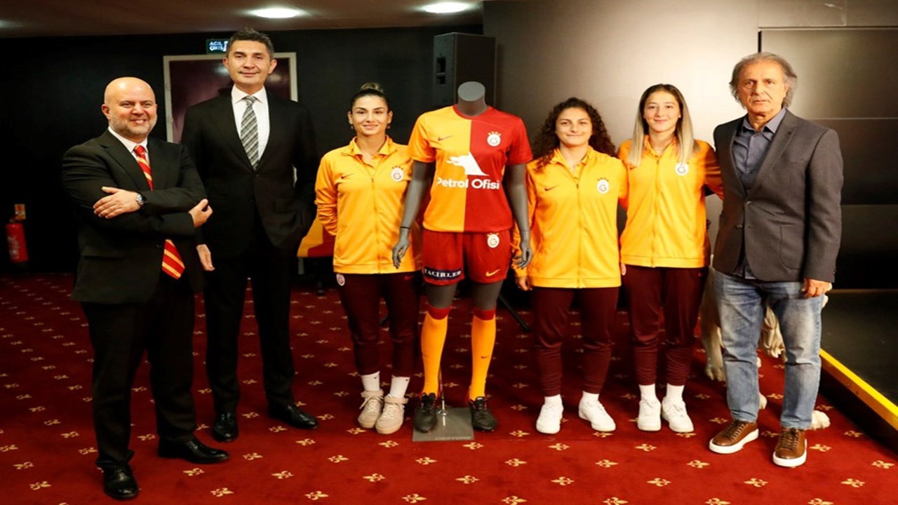 tacirler yatırım galatasaray petrol ofisi kadın futbol takımının sponsoru oldu