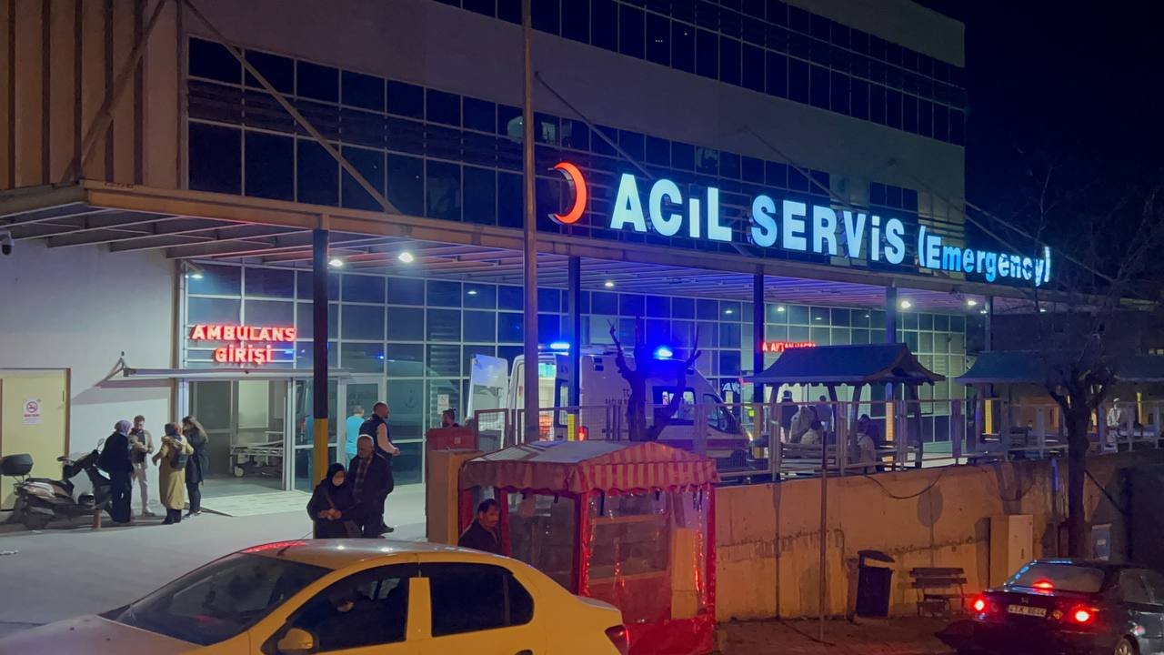 taksi Şoförü 3 kişiyi döner bıçağıyla yaraladı