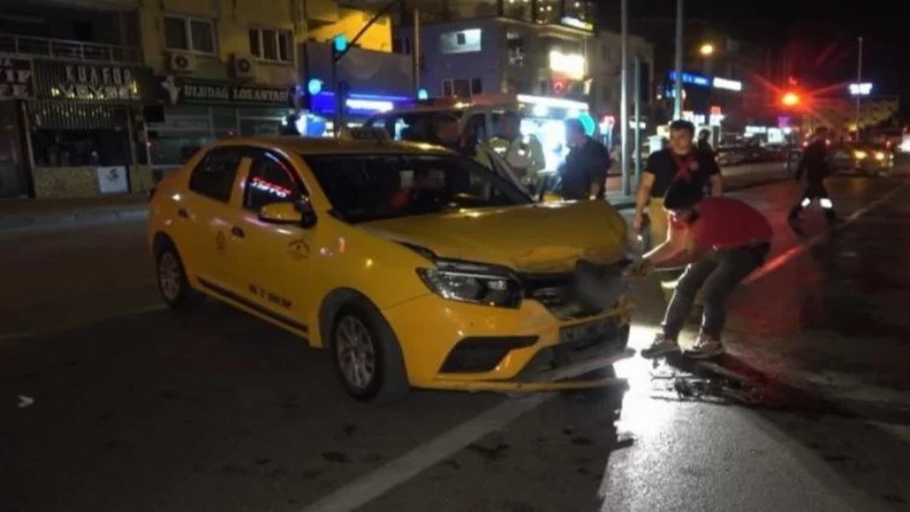 taksi ve yayalara Çarpan minibüs Şoförü kaçtı