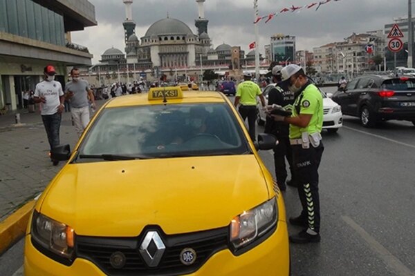 Taksiler Denetlenmeye Devam Ediyor