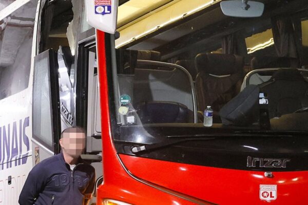 Taraftarlardan Teknik Direktöre Çirkin Saldırı