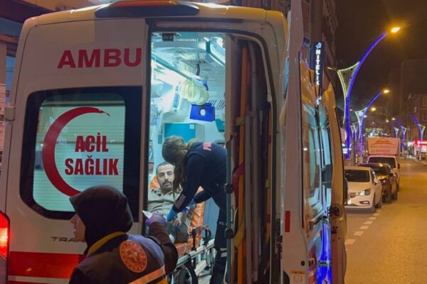 Tartışma Kavgaya Döndü: 2 Kişi Yaralandı