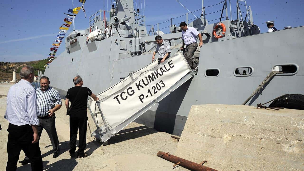 tcg kumkale lapseki kurtuluş kutlamaları İçin limanda