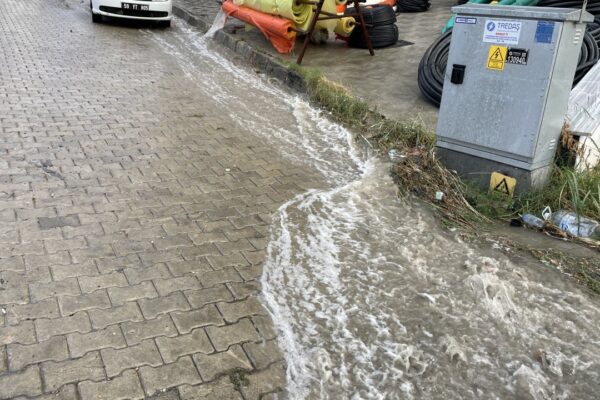 Tekirdağ’da Şiddetli Sağanak Trafikte Zor Anlar Yarattı