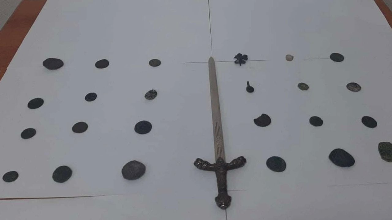 tekirdağda tarihi eser niteliğinde 51 obje 14 sikke ve kılıç ele geçirildi