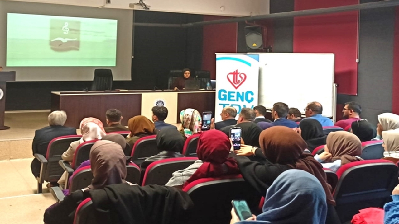 tekirdağda türk siyasetinde kadın temsili ve kadının yerel siyasete katılımı konferansı düzenlendi