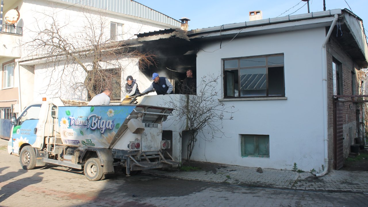 temizlik İşçilerinin yandığını fark ettiği yanan ev söndürüldü