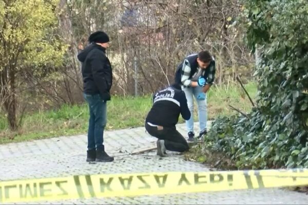 Temizlik İşçisi Yol Kenarında Bomba Buldu