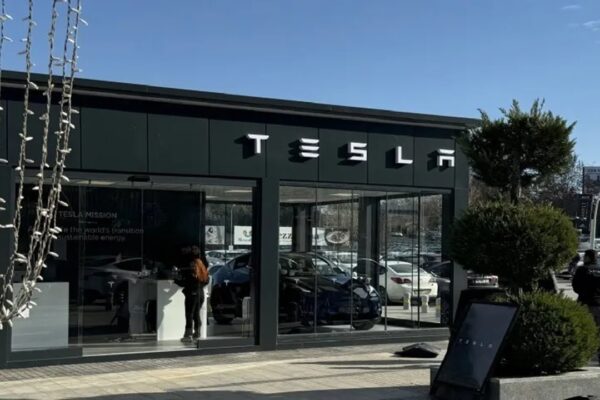 Tesla Ankara’da İlk Mağazasını Açtı