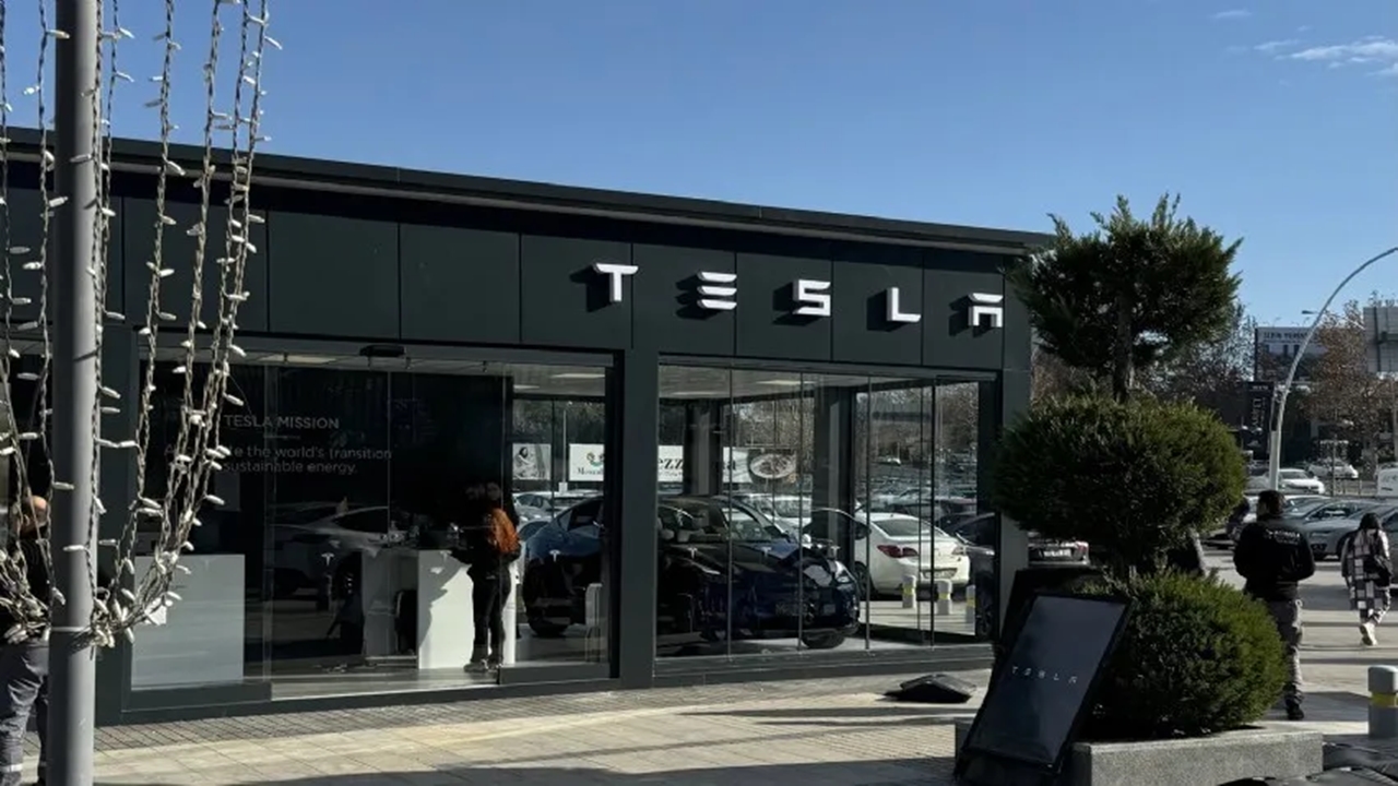 tesla ankarada İlk mağazasını açtı