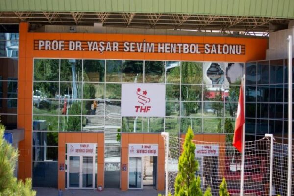 THF’den Türk hentbolunun iki ismine vefa