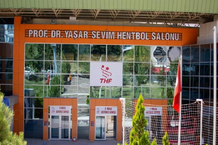 thfden türk hentbolunun iki ismine vefa