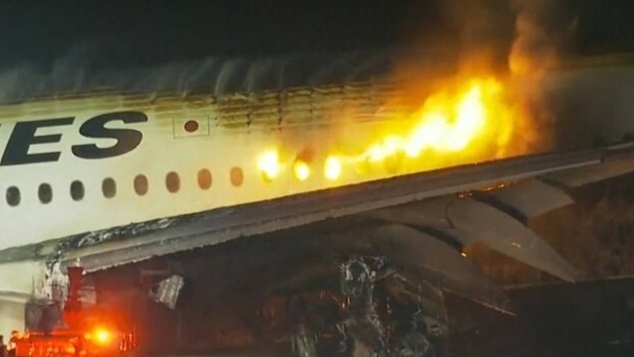 Thy Uçağı Tokyo’da Pistte Yanan Uçak Nedeniyle Narita’ya Yönlendirildi