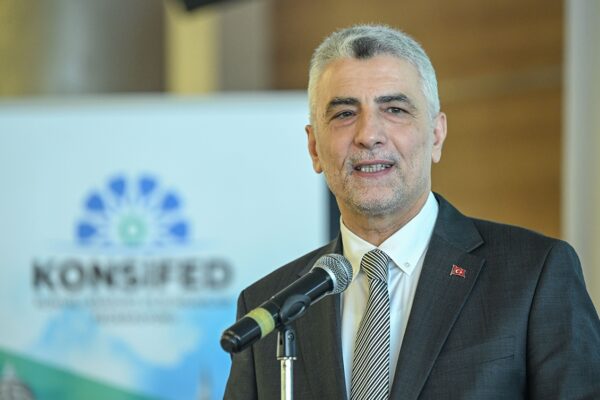 Ticaret Bakanı Bolat, Türkiye’nin Ekonomik Büyümesini Anlattı