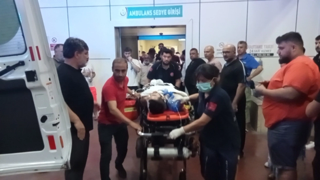 tır İle motor Çarpıştı 2 kişi ağır yaralandı