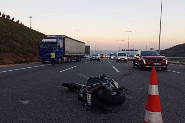 Tıra Çarpan Motosikletin Sürücüsü Öldü