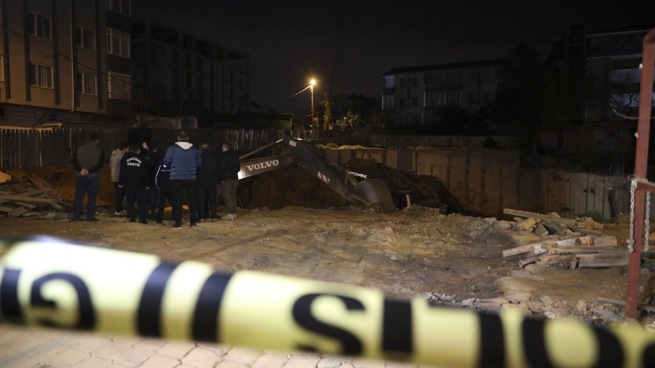 toprak kayması nedeniyle bir bina boşaltıldı