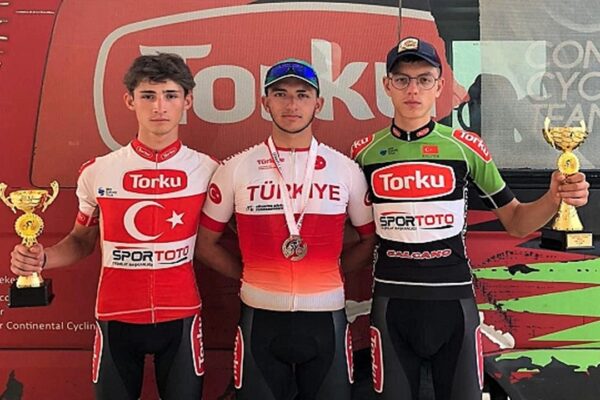 Torku Şeker Spor Bisiklet Takımı Yıldızlar Kategorisinde Türkiye Kupası Şampiyonu