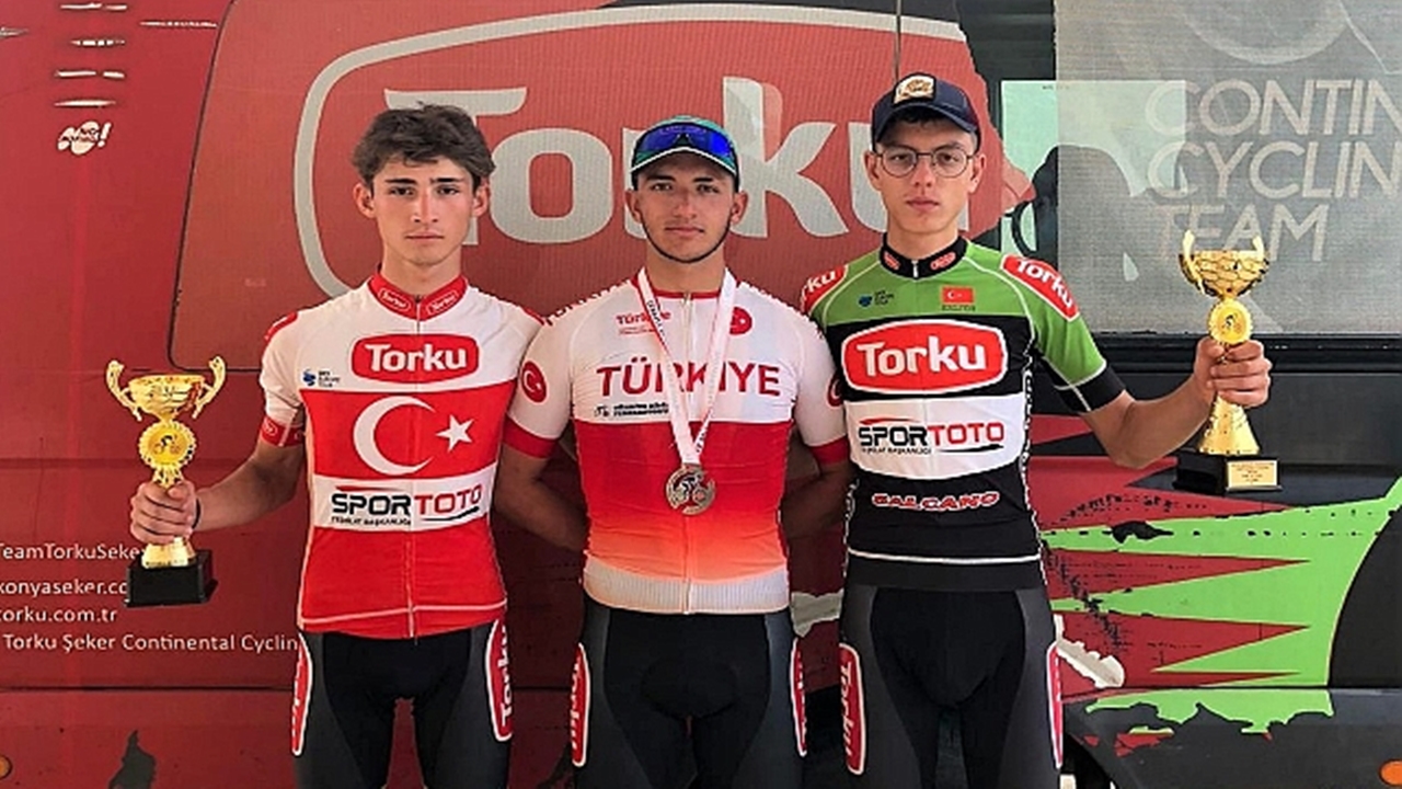 torku Şeker spor bisiklet takımı yıldızlar kategorisinde türkiye kupası Şampiyonu