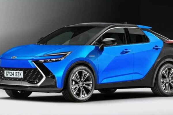 Toyota Türkiye’de Şarj Edilebilir Hibrit C-HR Üretimine Başladı