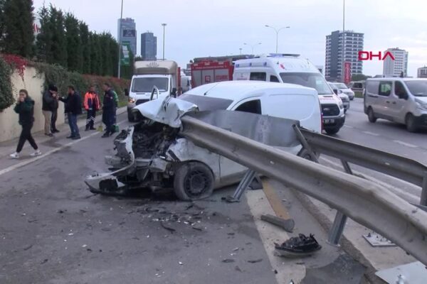 Trafik Kazası Maltepe’de Trafik Aksamalarına Neden Oldu