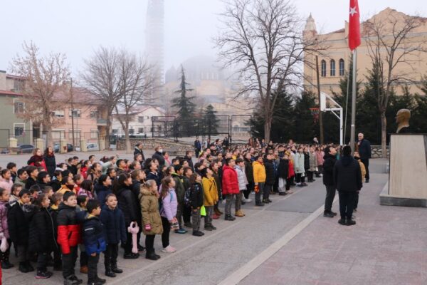 Trakya’da Okullarda Şehitler İçin Saygı Duruşunda Bulunuldu