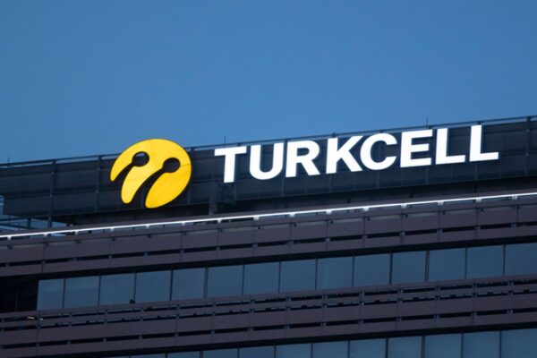Turkcell Depremzedelere  3,5 Milyar Lira Bağış Yaptı