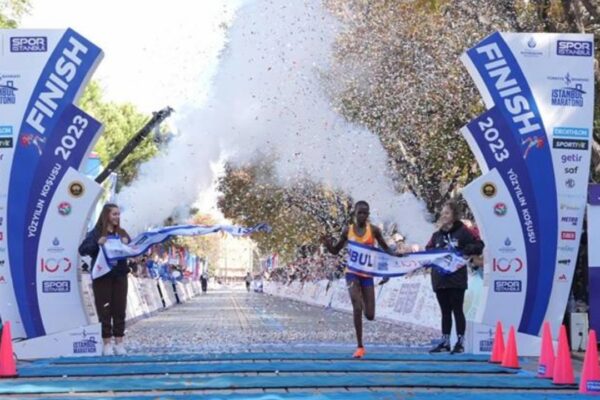 Türkiye İş Bankası İstanbul Maratonu “Yüzyılın Koşusu” Sloganıyla Gerçekleşti