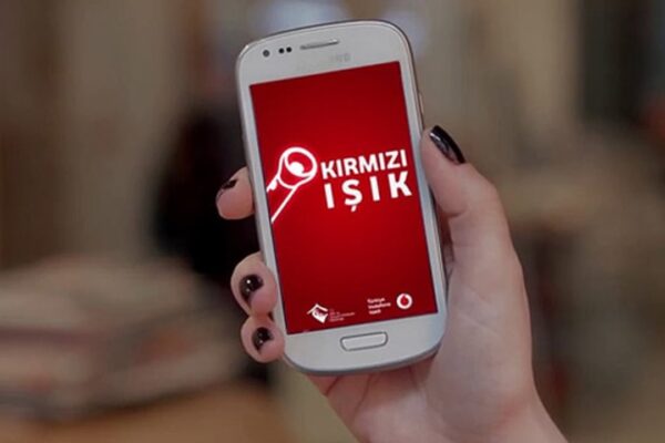 Türkiye Vodafone Vakfı’nın Kırmızı Işık Uygulaması, Altın Ödül Kazandı!