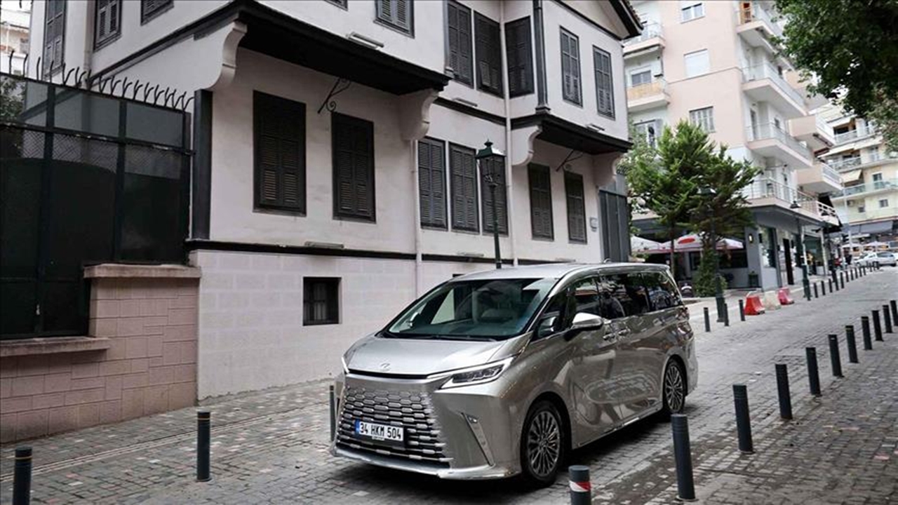 türkiyede lexus lm modeli büyük talep görüyor