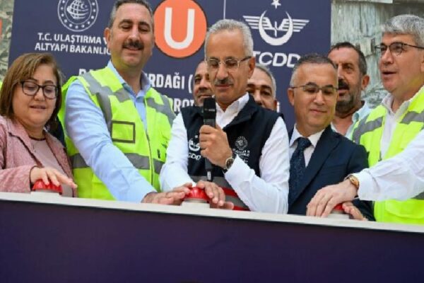 Türkiye’nin en uzun demiryolu tünelinde ışık gözüktü
